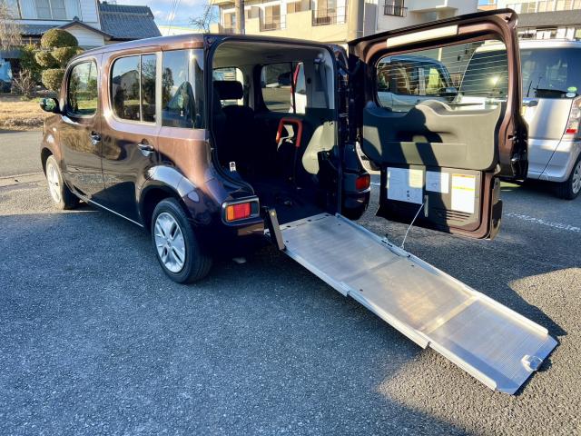 福祉車両レンタカー　ニッサン　キューブ　福祉車両　スローパー　車いす移動車
